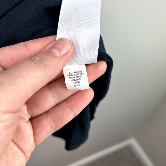 Banana Republic navy shoulder tied v neck blouse size small - Picture 6 of 8